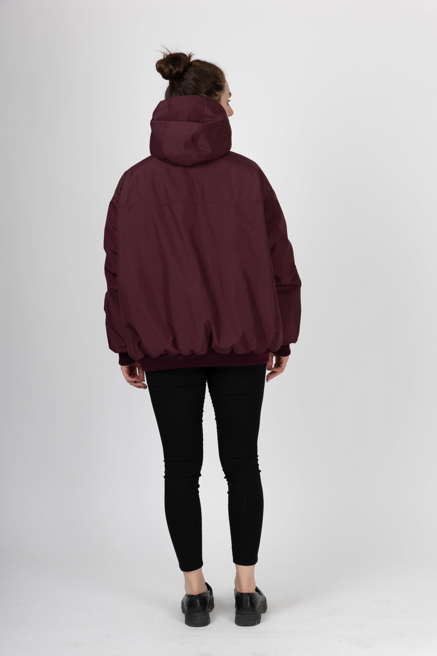 BLOUSON À CAPUCHE AVEC FAUSSE FOURRURE