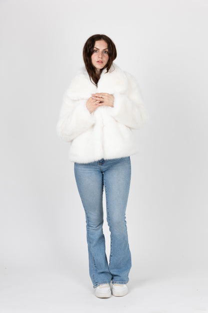 MANTEAU COURT EN FAUSSE FOURRURE