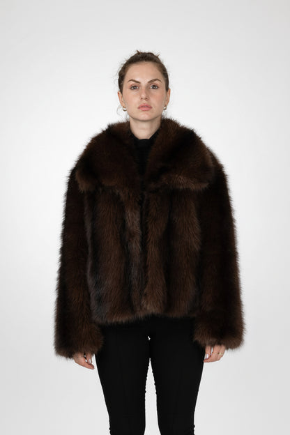 MANTEAU EN FAUSSE FOURRURE