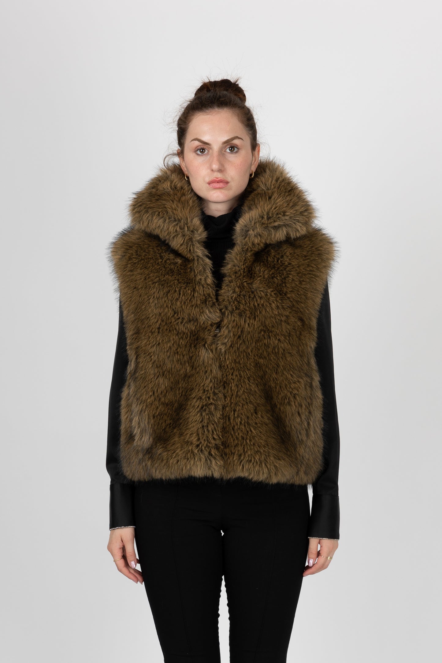GILET SANS MANCHES EN FAUSSE FOURRURE