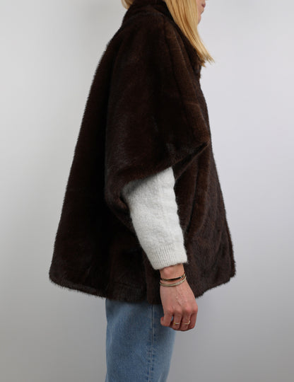 CAPE EN FAUSSE FOURRURE