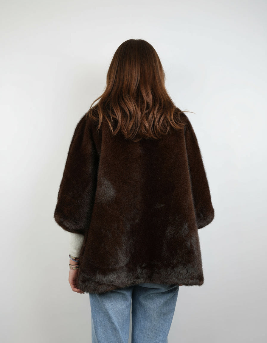 CAPE EN FAUSSE FOURRURE