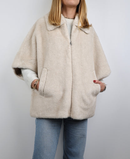 CAPE EN FAUSSE FOURRURE