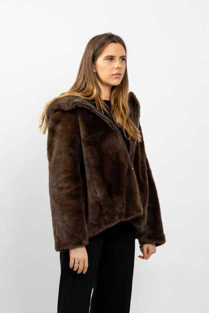 BLOUSON À CAPUCHE EN FAUSSE FOURRURE