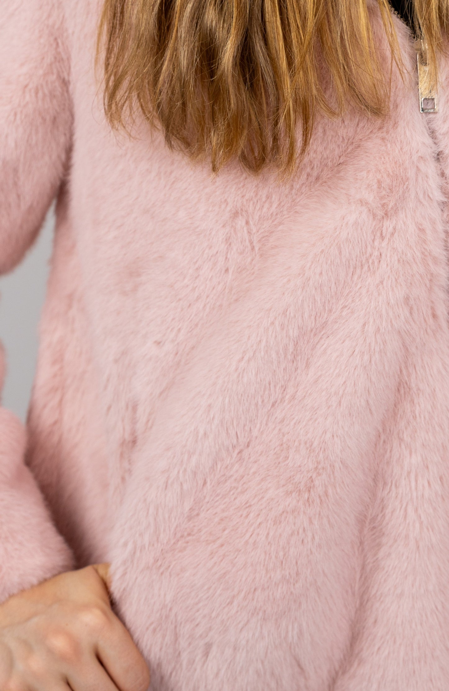 BLOUSON À CAPUCHE EN FAUSSE FOURRURE