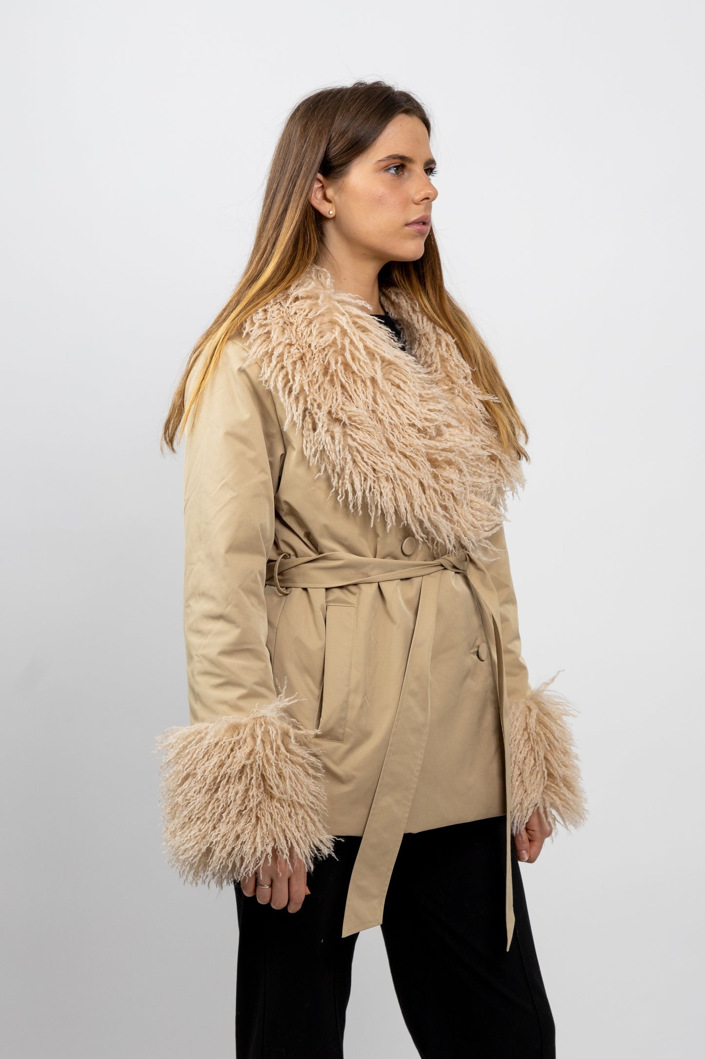 MANTEAU AVEC COL FAUSSE FOURRURE MOUTON DE MONGOLIE