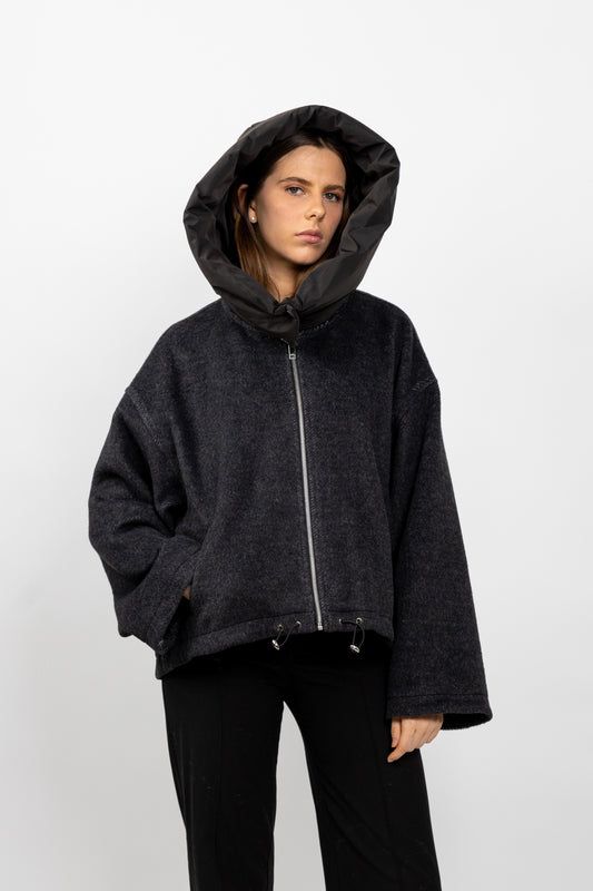MANTEAU COURT À CAPUCHE