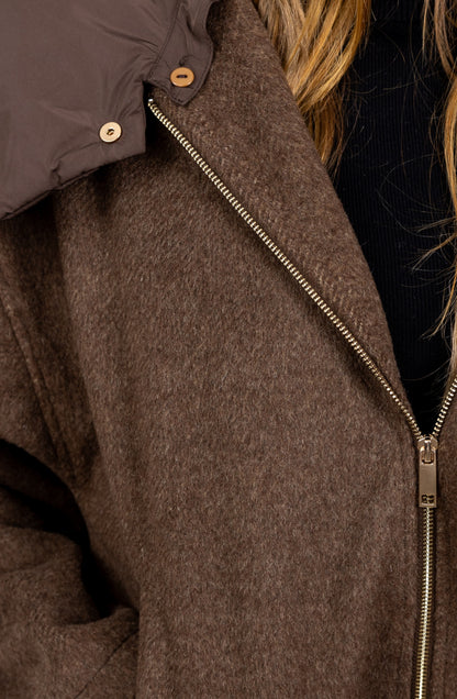 MANTEAU COURT À CAPUCHE