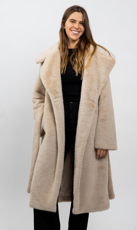 MANTEAU LONG EN FAUSSE FOURRURE A CEINTURE