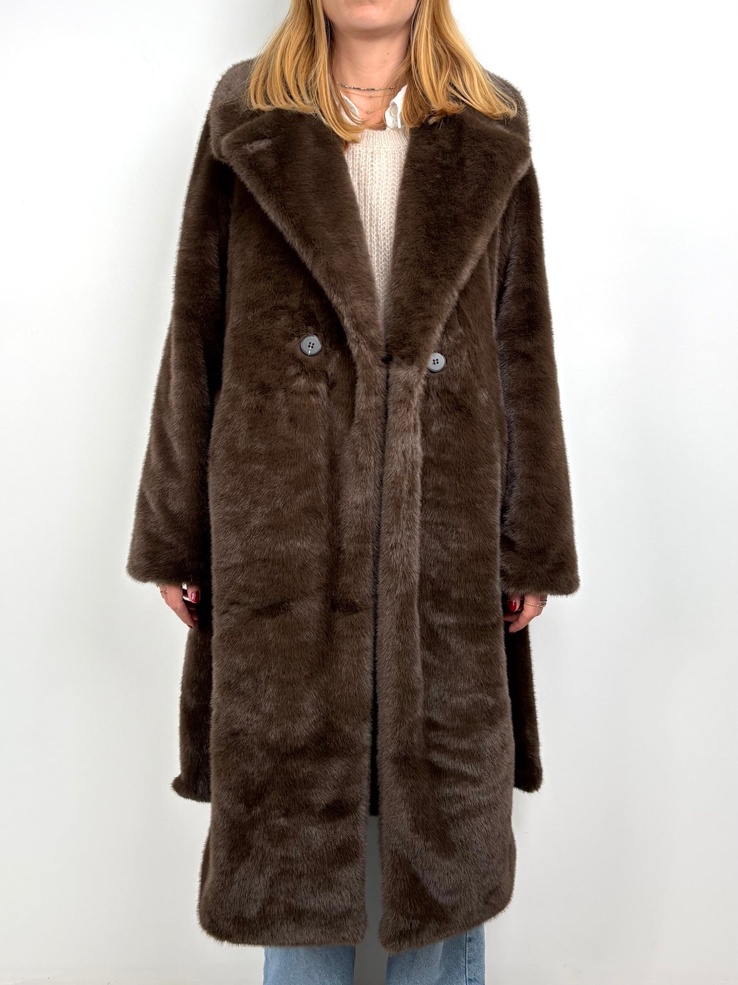 MANTEAU LONG EN FAUSSE FOURRURE A CEINTURE