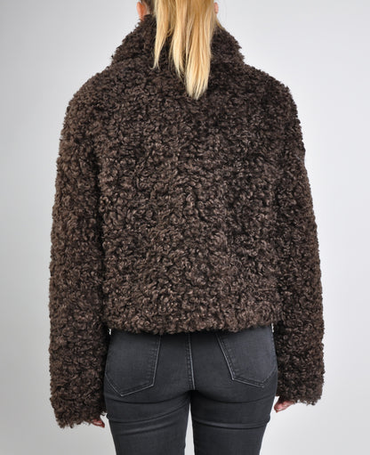 MANTEAU COURT EN FAUSSE FOURRURE MOUTON