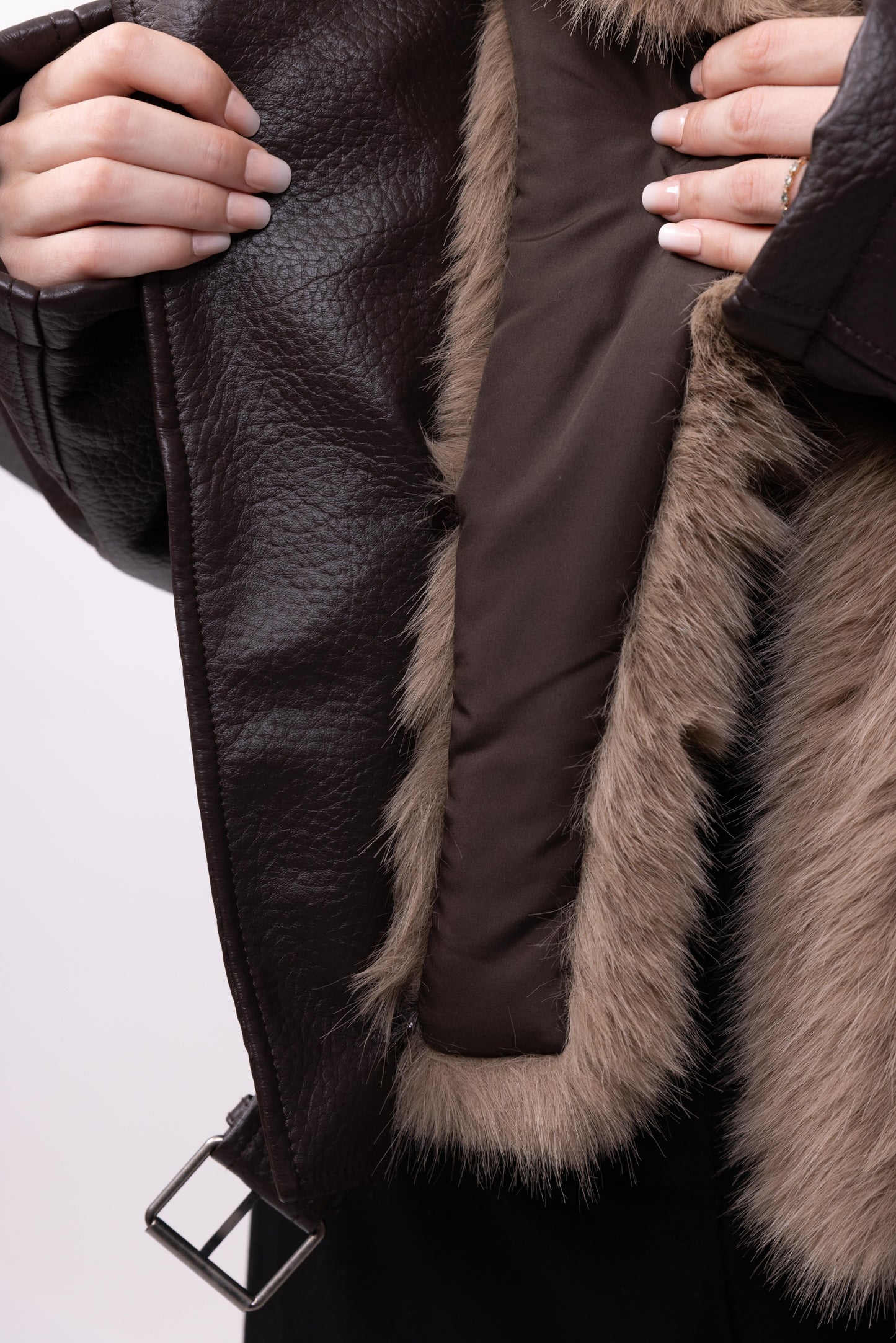 BLOUSON SIMILICUIR AVEC COL FAUSSE FOURRURE AMOVIBLE - K-ZELL PARIS
