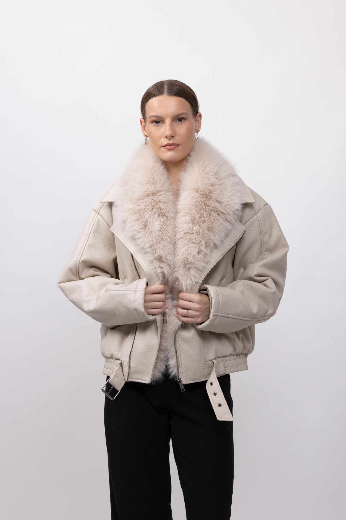 BLOUSON SIMILICUIR AVEC COL FAUSSE FOURRURE AMOVIBLE - K-ZELL PARIS