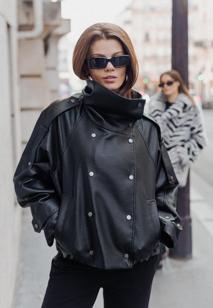 BLOUSON EN SIMILICUIR AVEC COL MONTANT