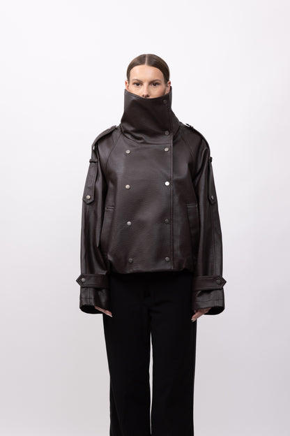 BLOUSON EN SIMILICUIR AVEC COL MONTANT