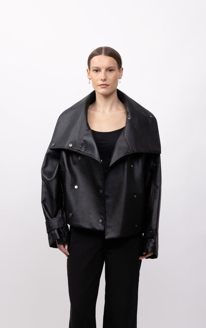 BLOUSON EN SIMILICUIR AVEC COL MONTANT