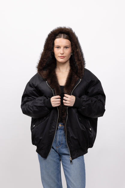 BLOUSON À CAPUCHE EN FAUSSE FOURRURE
