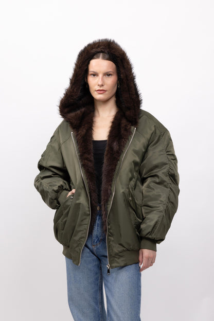 BLOUSON À CAPUCHE EN FAUSSE FOURRURE