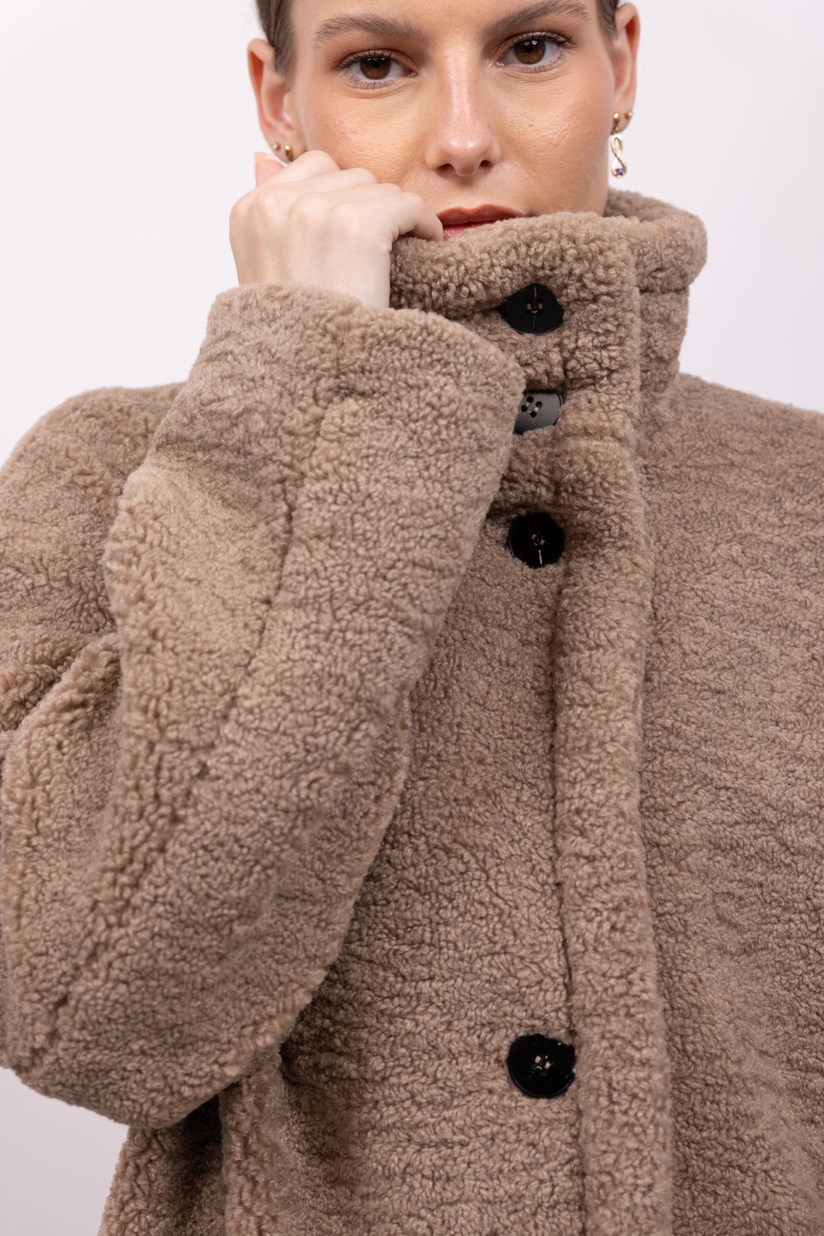 MANTEAU LONG EN FAUSSE FOURRURE MOUTON