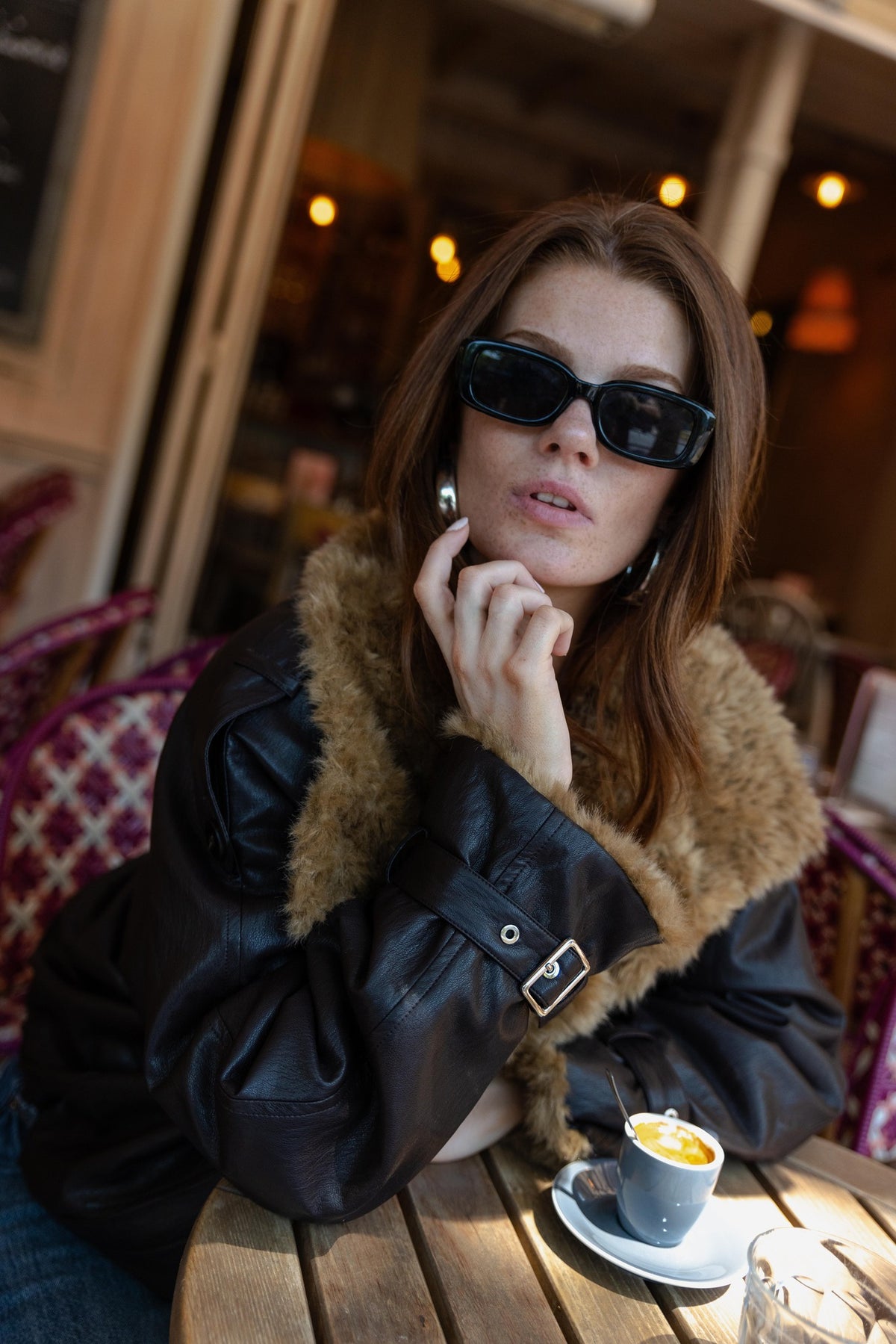 BLOUSON EN SIMILICUIR À INTÉRIEUR FAUSSE FOURRURE