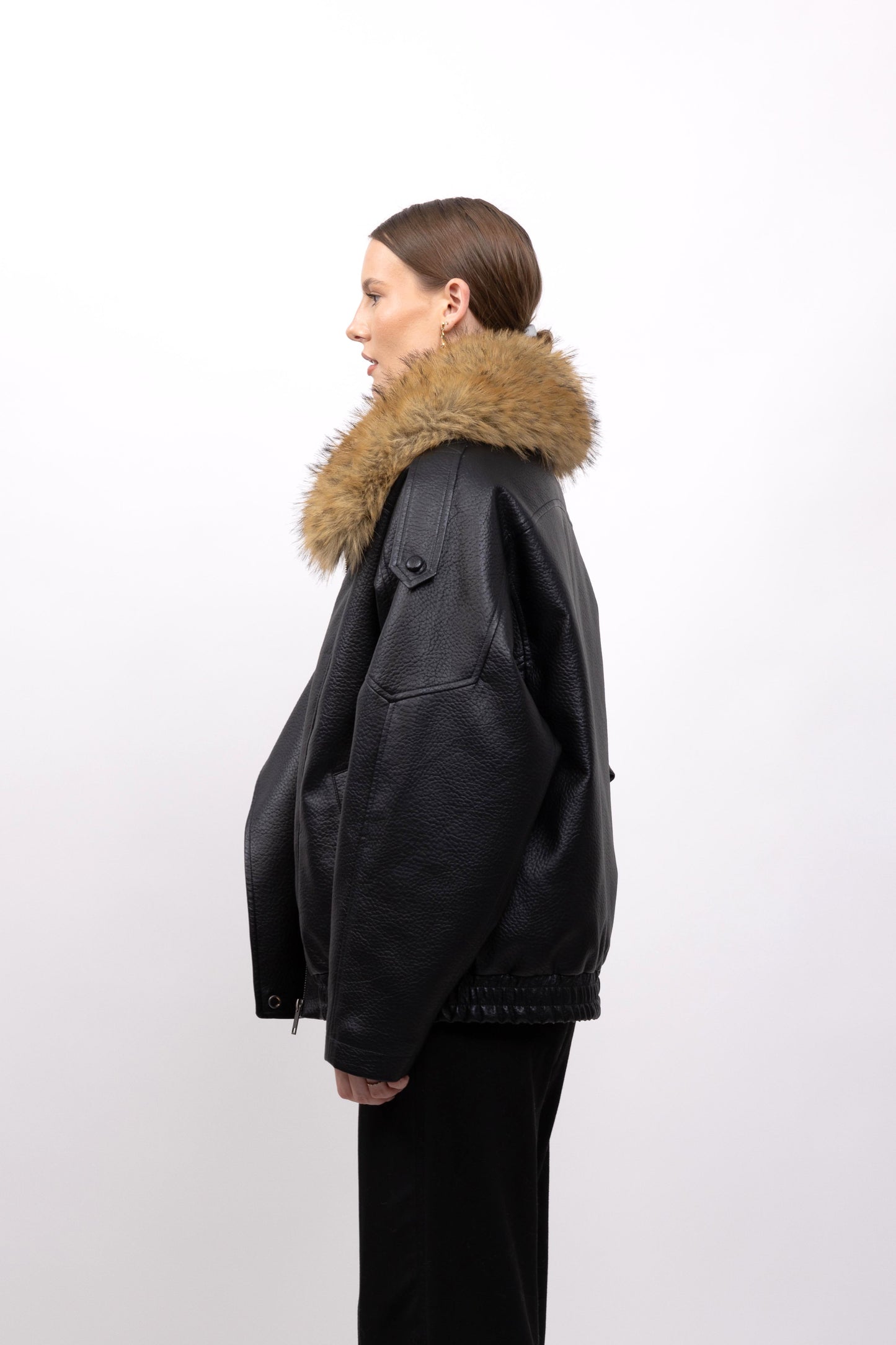 BLOUSON SIMILICUIR AVEC COL EN FAUSSE FOURRURE AMOVIBLE