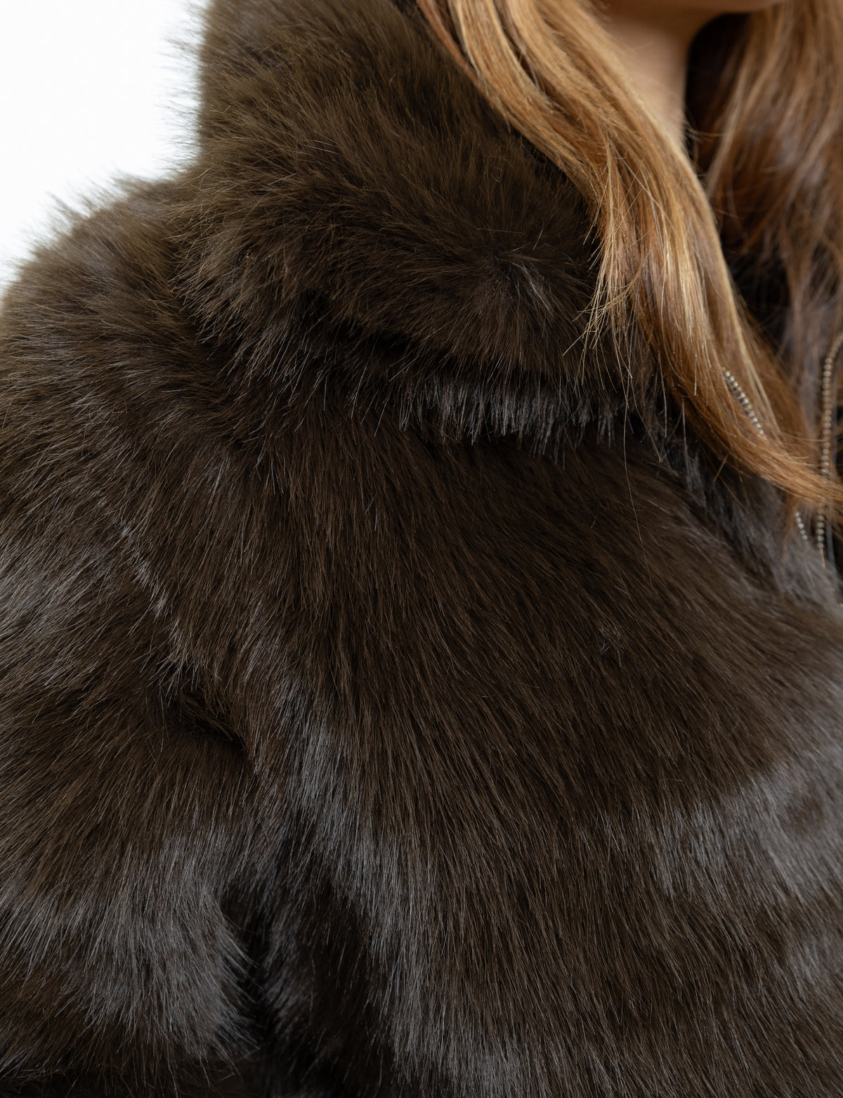 MANTEAU COURT EN FAUSSE FOURRURE EFFET RENARD