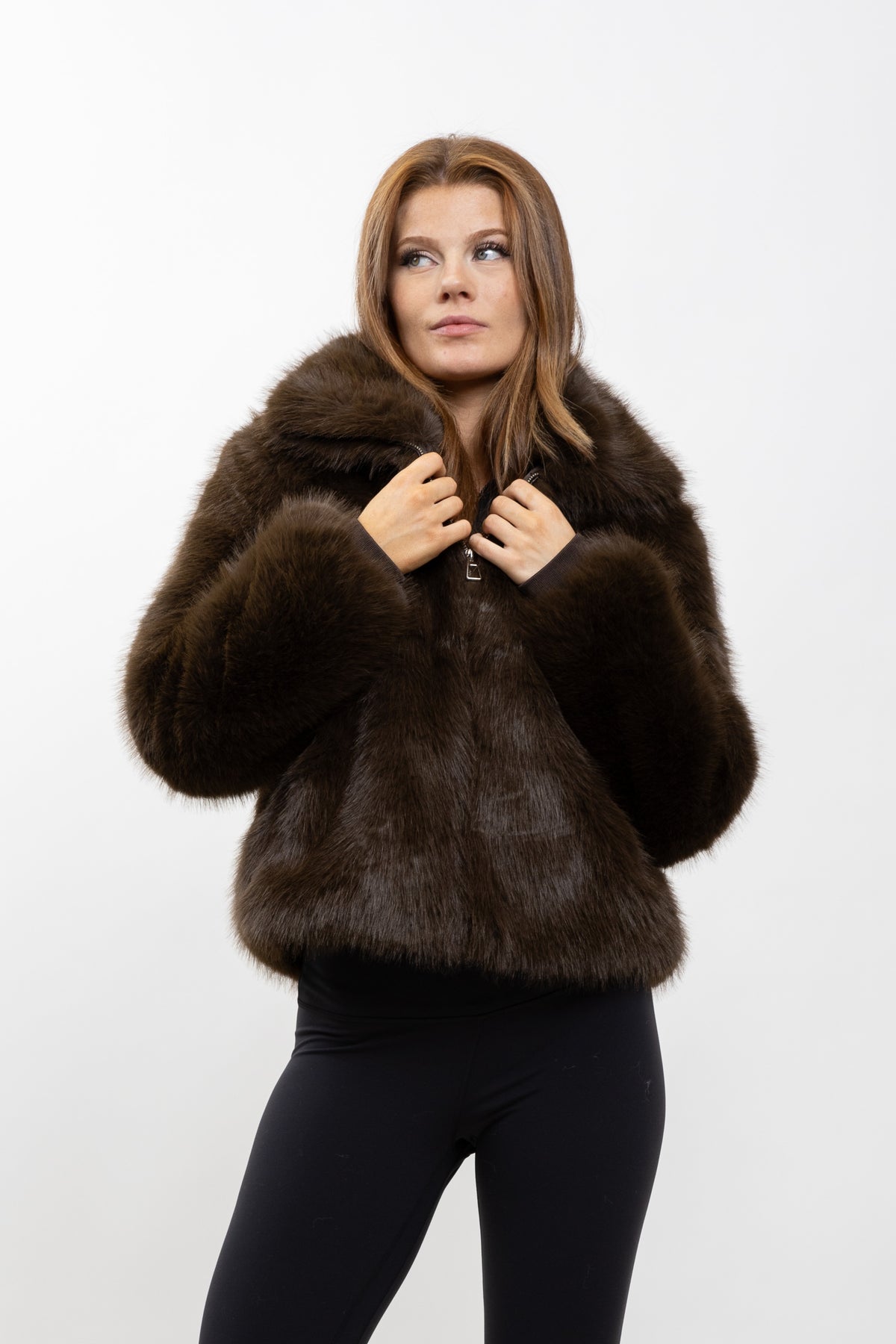 MANTEAU COURT EN FAUSSE FOURRURE EFFET RENARD
