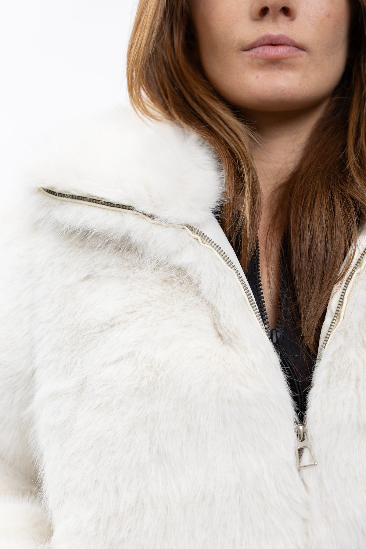 MANTEAU COURT EN FAUSSE FOURRURE EFFET RENARD