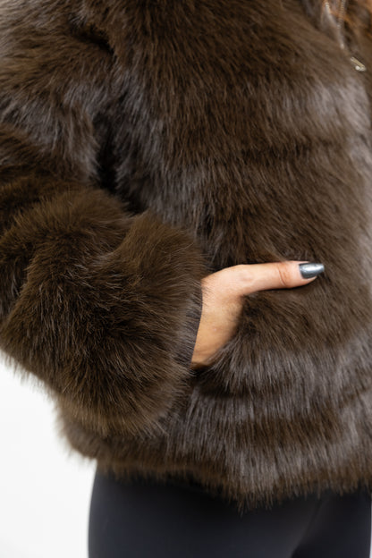 MANTEAU COURT EN FAUSSE FOURRURE EFFET RENARD