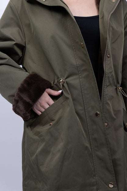 PARKA IMPERMÉABLE A CAPUCHE ET INTÉRIEUR FAUSSE FOURRURE