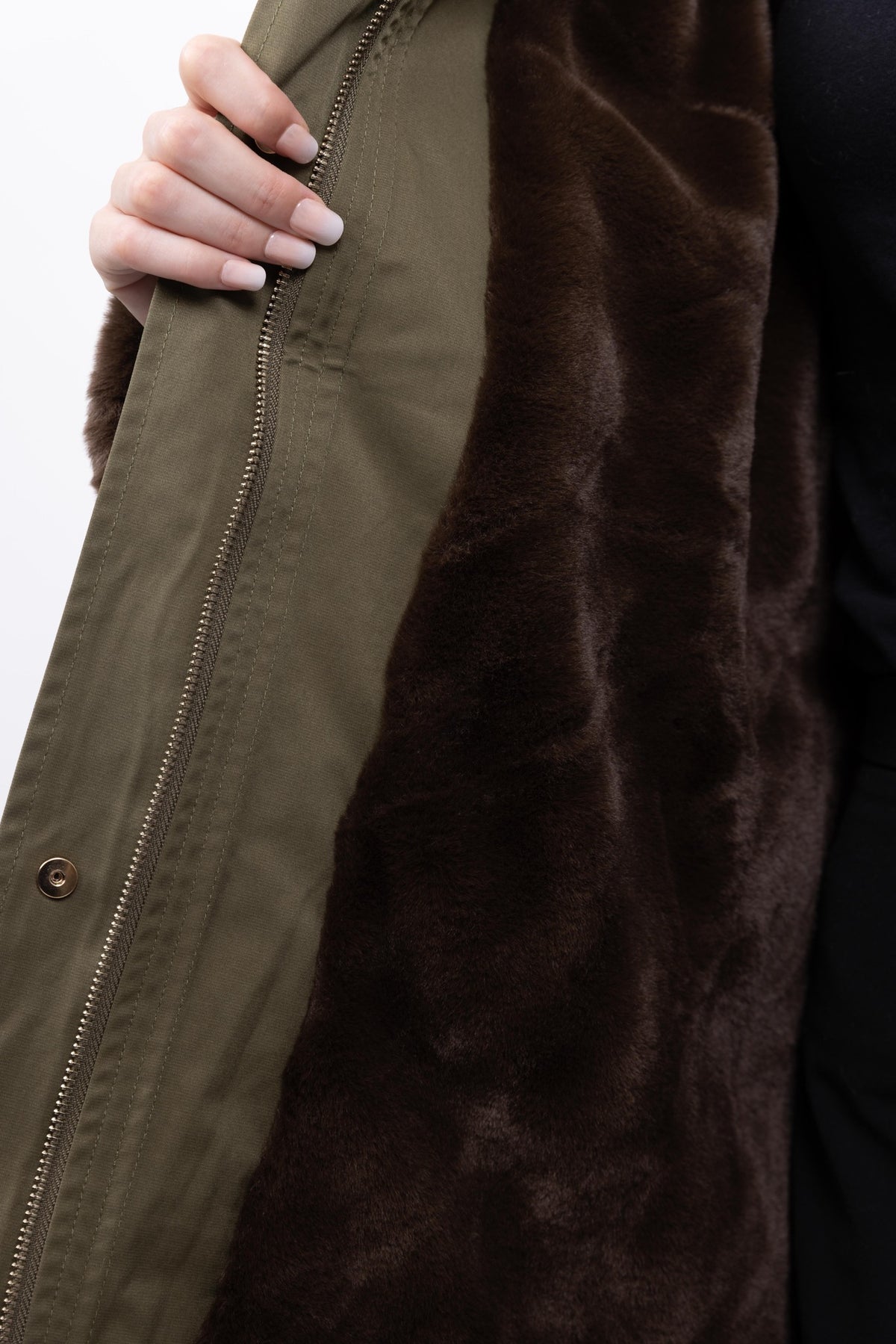 PARKA IMPERMÉABLE A CAPUCHE ET INTÉRIEUR FAUSSE FOURRURE