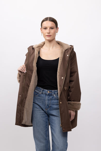 PARKA IMPERMÉABLE A CAPUCHE ET INTÉRIEUR FAUSSE FOURRURE
