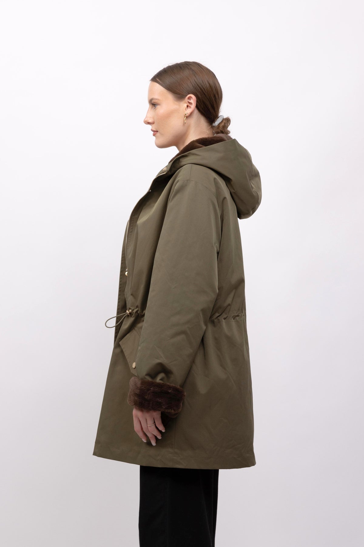 PARKA IMPERMÉABLE A CAPUCHE ET INTÉRIEUR FAUSSE FOURRURE