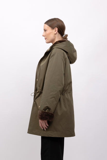 PARKA IMPERMÉABLE A CAPUCHE ET INTÉRIEUR FAUSSE FOURRURE