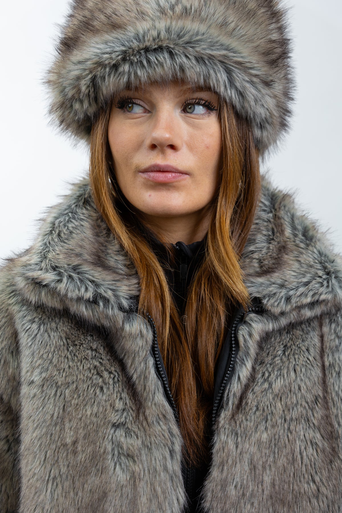 BONNET EN FAUSSE FOURRURE
