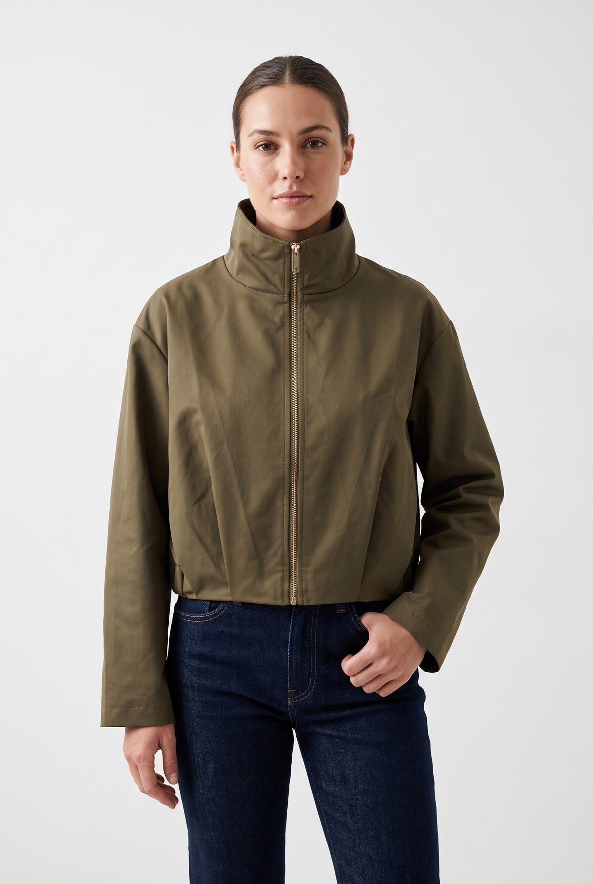 VESTE A COL MONTANT