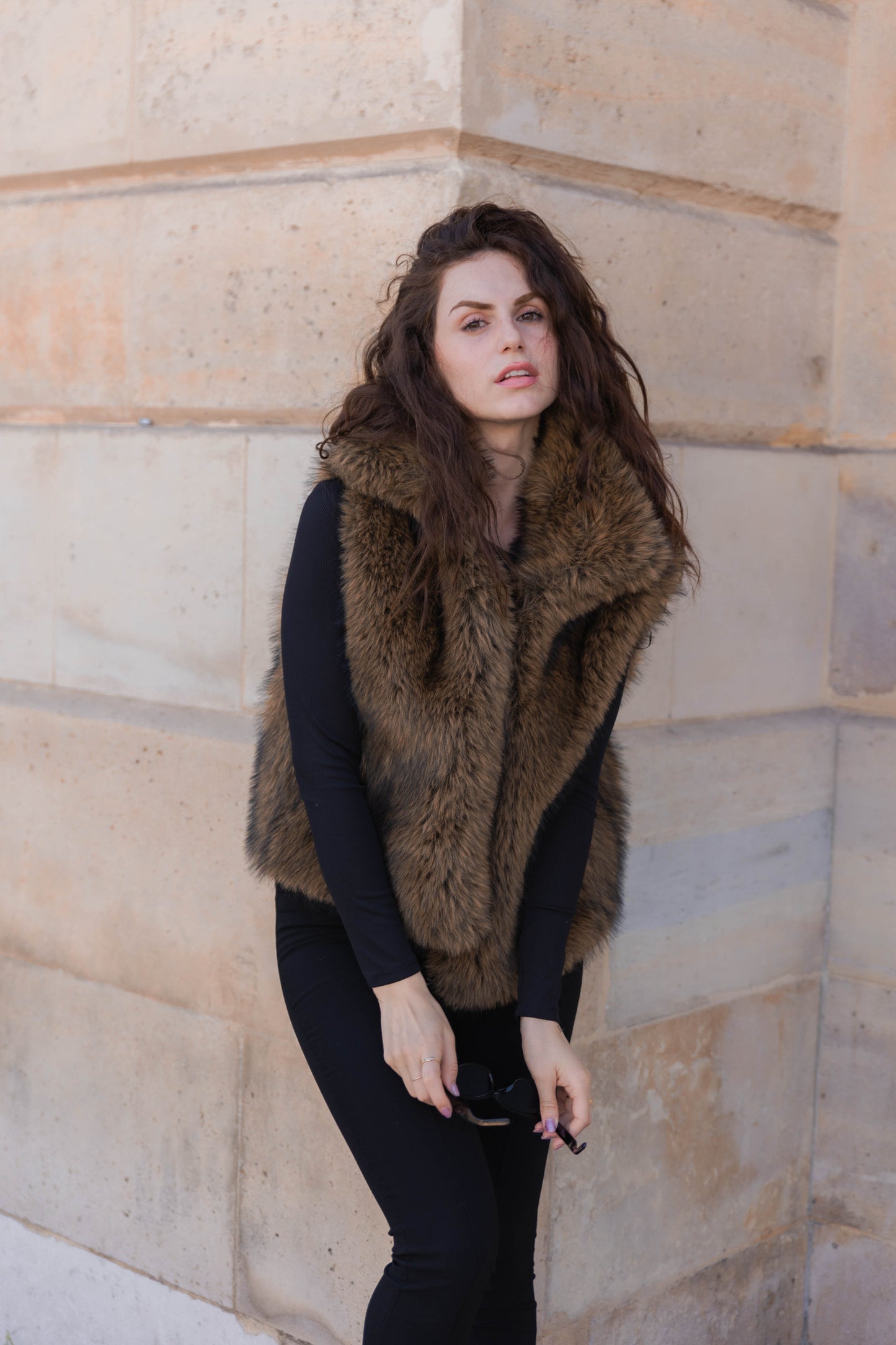 GILET SANS MANCHES EN FAUSSE FOURRURE